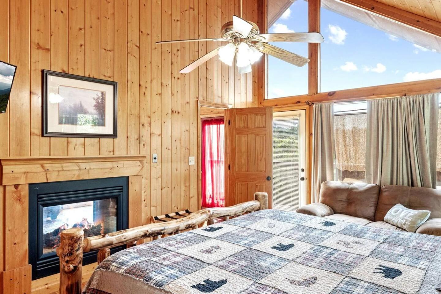 Views I Mins To Dollywood I Hot Tub I Pool Table Villa Sevierville Bagian luar foto