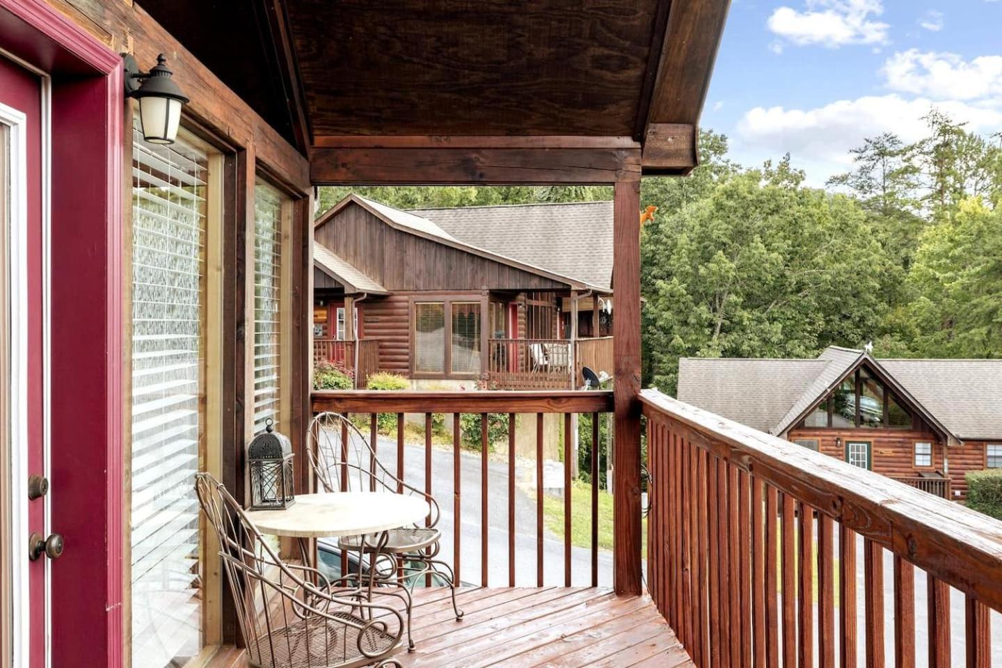 Views I Mins To Dollywood I Hot Tub I Pool Table Villa Sevierville Bagian luar foto