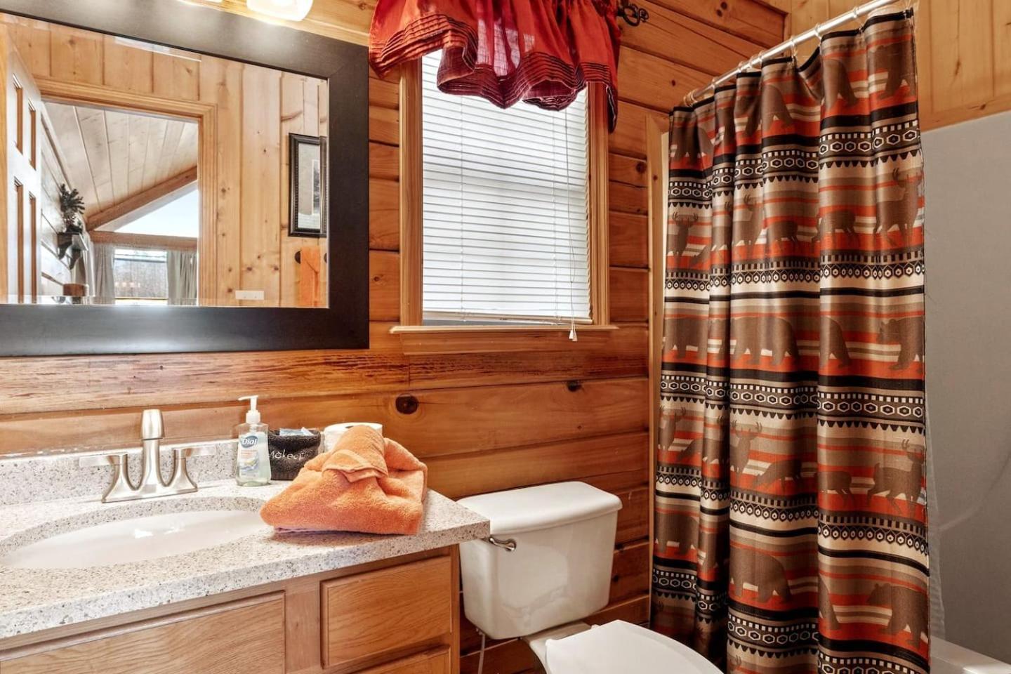 Views I Mins To Dollywood I Hot Tub I Pool Table Villa Sevierville Bagian luar foto