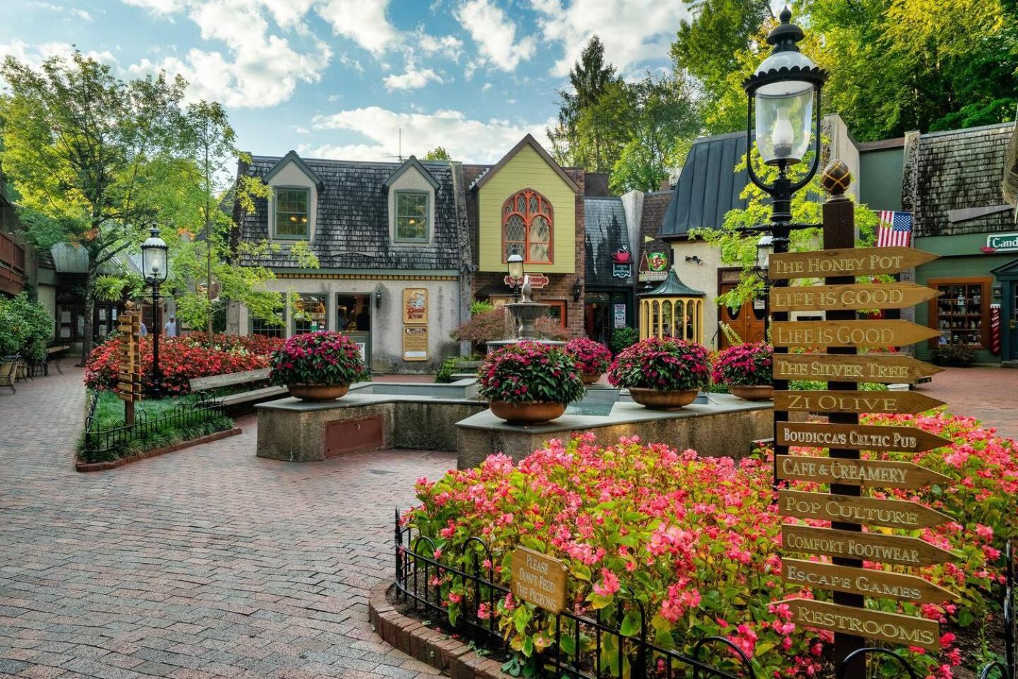 Views I Mins To Dollywood I Hot Tub I Pool Table Villa Sevierville Bagian luar foto
